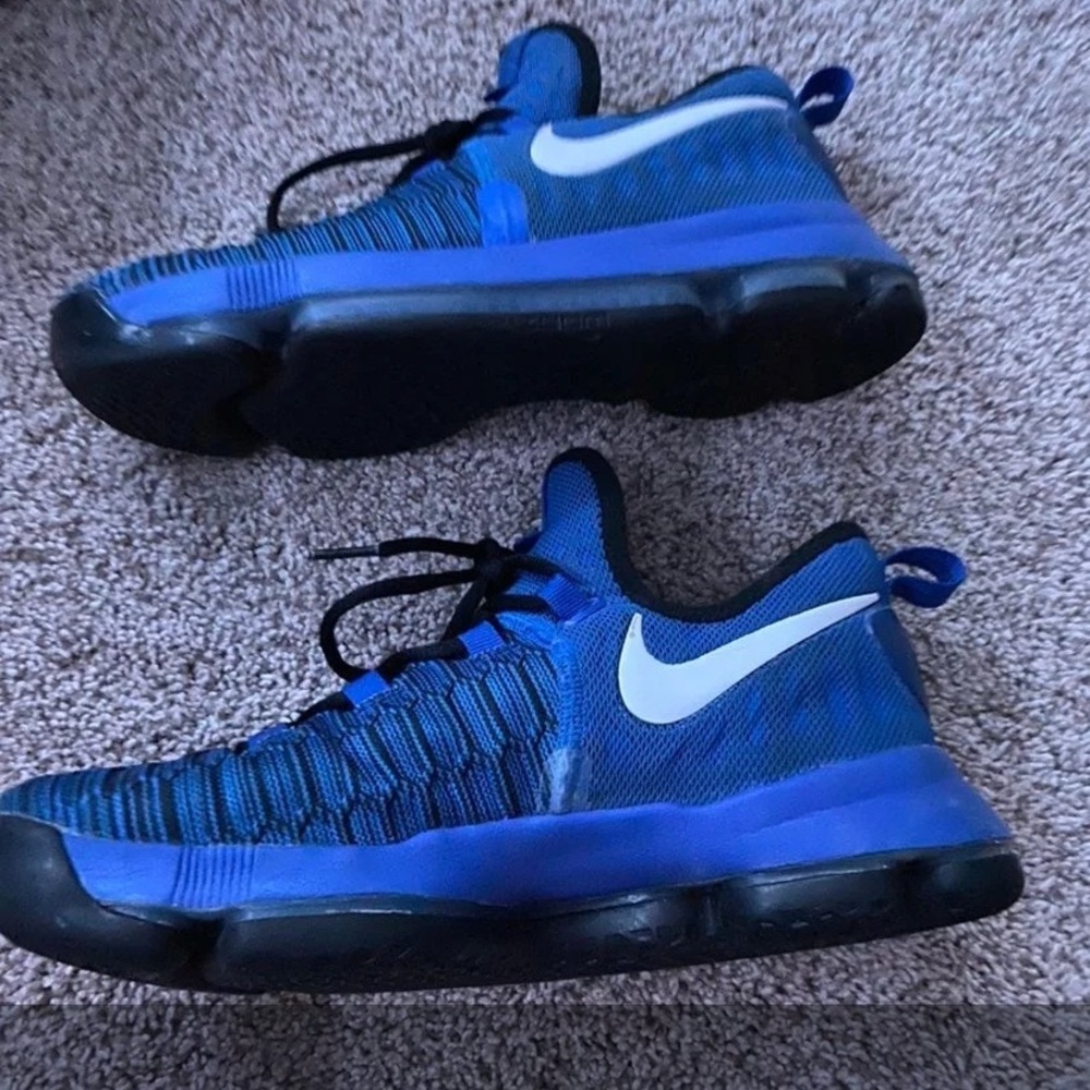 kd9 royal blue shoes